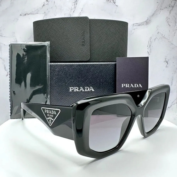 Prada Sunglasses Black Square Oversized Triangle Logo Italy Gradient Lens - Picture 1 of 16